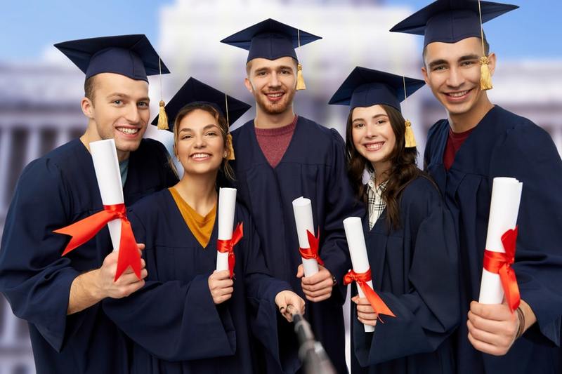 Group Graduation Picture With Friends