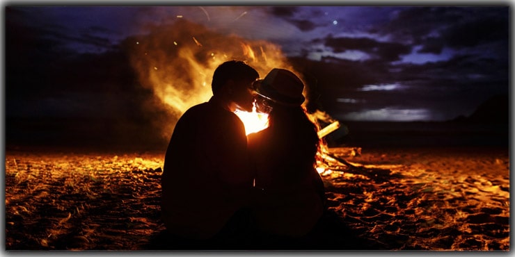 Campfire site Couple Poses
