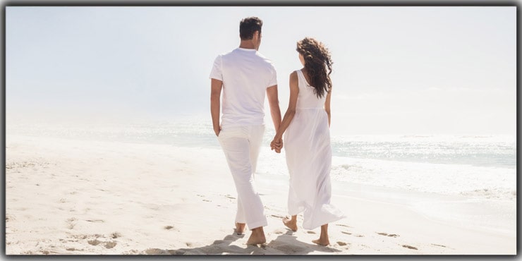 Playful Beachy Couples Photos | Oahu Elopement Photographer