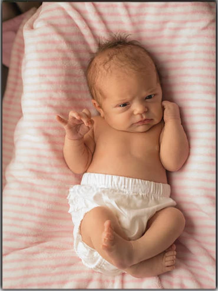photography pose for a newborn
